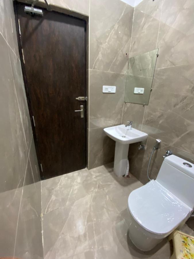 Solitaire Gardens Near Airport Лакнау Екстериор снимка